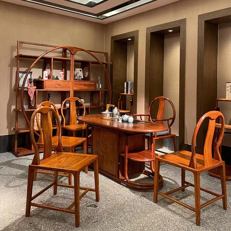 Quels sont les avantages de la table de thé en palissandre de style chinois par rapport à une table de thé ordinaire?